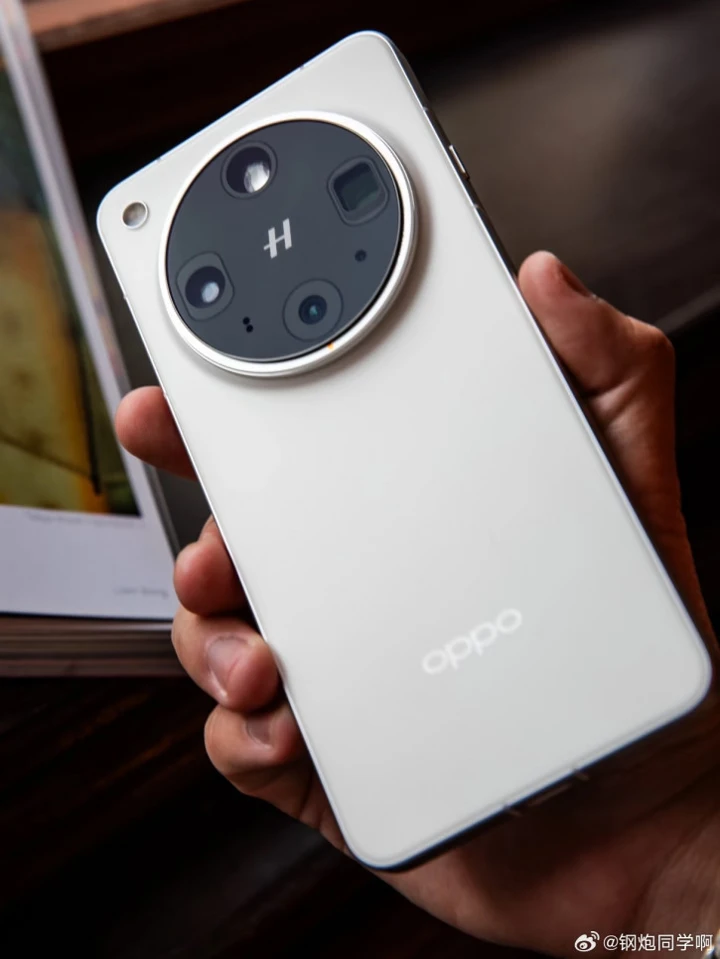 OPPO Find X9 Ultra станет единственным топом с двумя зум-камерами