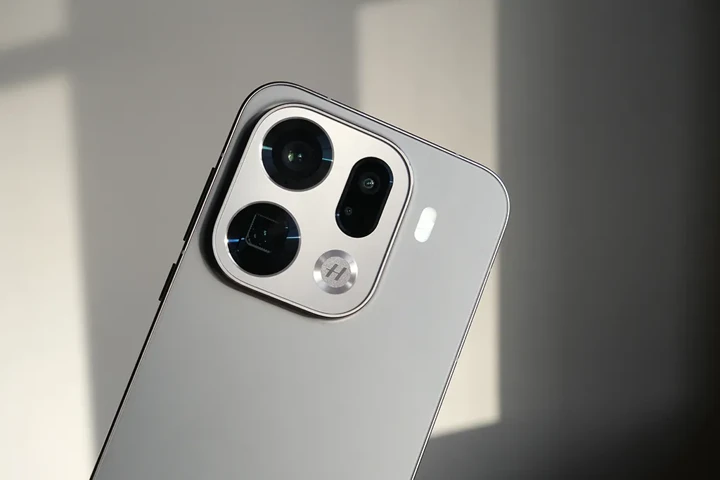 OPPO обдумывает большой апгрейд зум-камеры Find X10