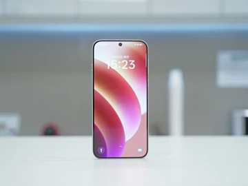 OPPO показала Find X8 вживую и сравнила его рамки с iPhone 16 Pro