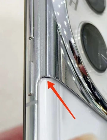 Первые проблемы? В корпусе OnePlus 12 обнаружены крупные щели