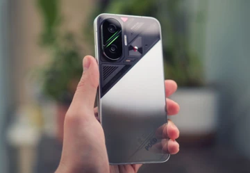 POCO F7 имеет скрытый даунгрейд экрана относительно Redmi Turbo 4 Pro