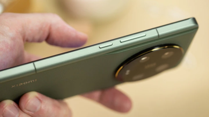 Подробности камер Xiaomi 14 Ultra и слухи о смене материала крышки