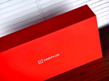 Приглашение на анонс OnePlus 12: ну очень богатый набор бонусов (фото)