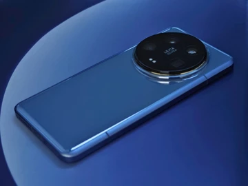 Разные комплекты! Распаковка Xiaomi 14 Ultra во всех цветах на видео