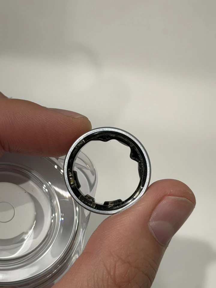 Реакция Samsung на историю вздувшейся батареи умного кольца Galaxy Ring