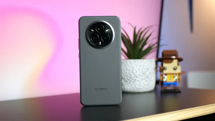 Realme 14 Pro+ с перископ-камерой доступен дешевле 22 000 рублей