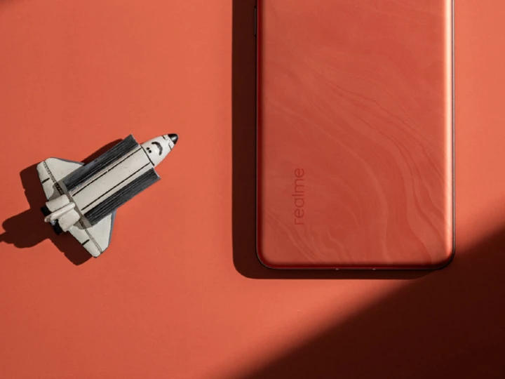 Realme GT 7 с гигантской батареей выйдет в самое ближайшее время