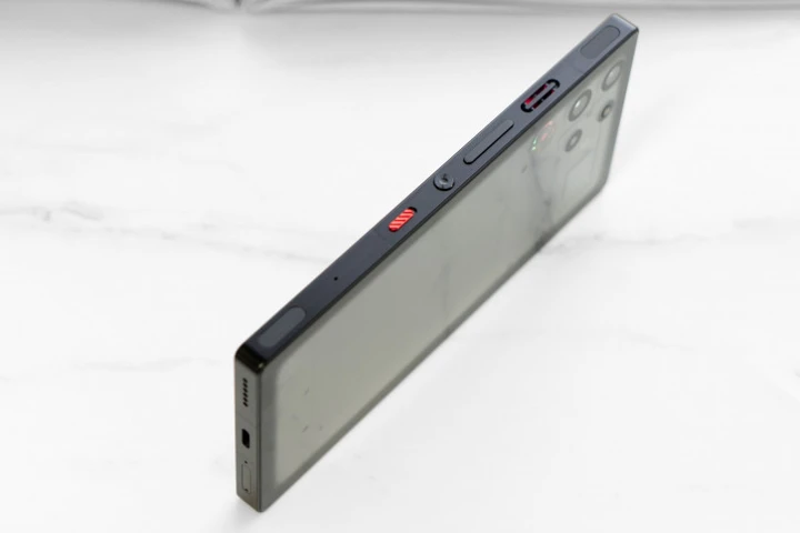 Red Magic 11 получат первую в мире пыле- и водостойкую турбину