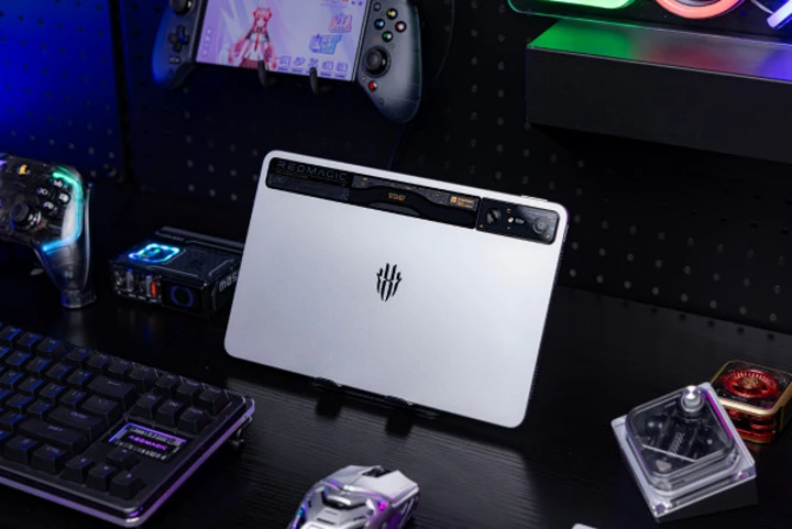Red Magic Gaming Tablet Pro уже красуется на студийных фото