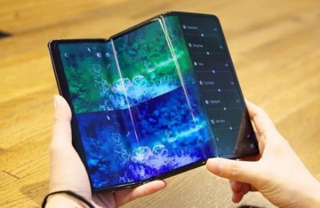 Samsung готовит складной втрое смартфон, но Huawei может стать первой