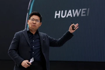 Слух: главе Huawei грозит штраф за каждое произношение запретных слов