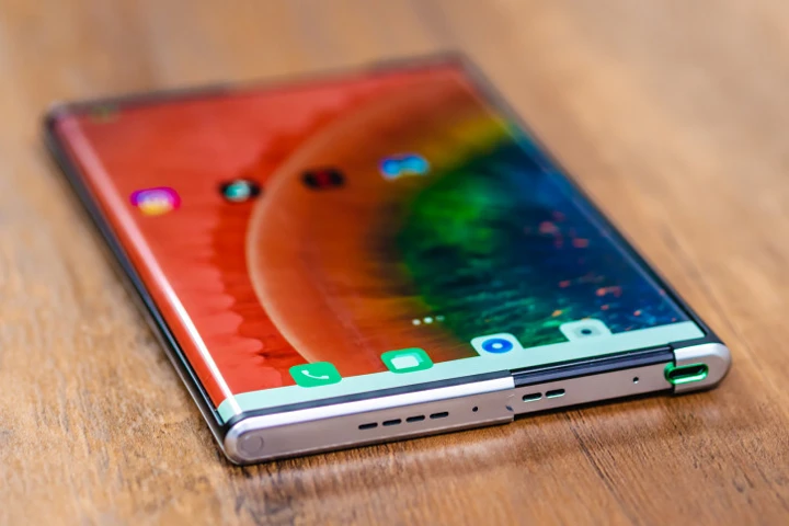 Стала известна судьба наследника OPPO X 2021 с вытяжным экраном