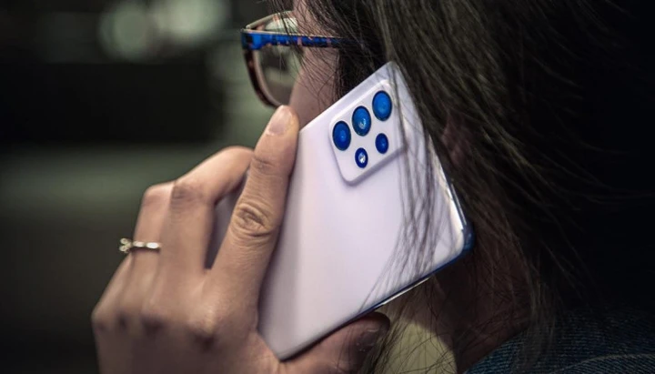 Старый хитовый середняк Samsung получает Android 14 с One UI 6