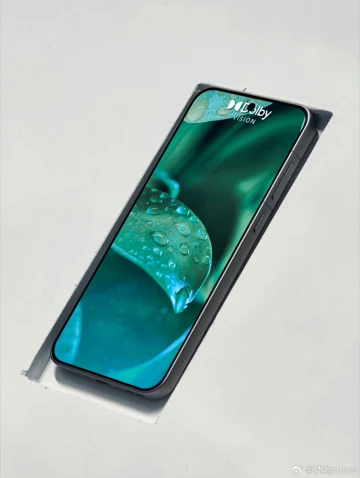 Странность экранов OPPO Find X9 показали на живых фото