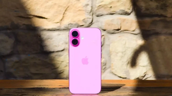 Топ-10 самых продаваемых смартфонов 2025 года: Apple делает вещи?