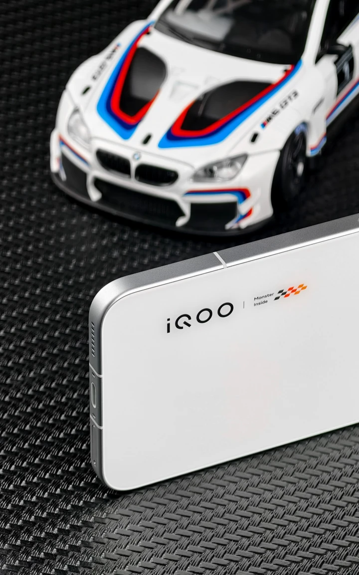 Уточнённые сроки выхода iQOO 15 Ultra и новые подробности начинки