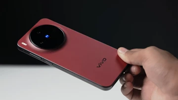 В Индии вышел красный Vivo X300: подборка фото