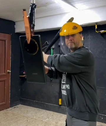 ВИДЕО: крепыш Honor X9c пытается выжить в краш-тесте от Лысого из МТ