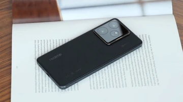 ВИДЕО: обзор глобального Realme GT 7 – не уступая китайке?