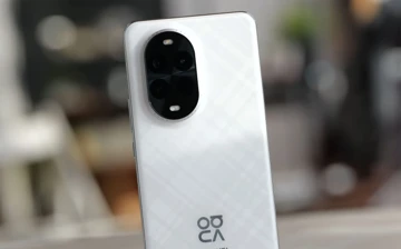 ВИДЕО: обзор Huawei Nova 13 Pro – не флагман, но камерами удивляет