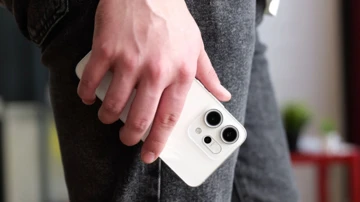 ВИДЕО: обзор OPPO Reno 14 – неожиданный мастер баланса цены и начинки