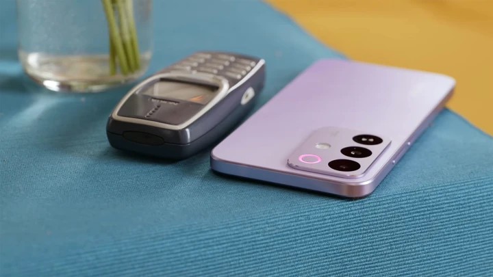 ВИДЕО: обзор Realme C85 Pro – идейный наследник Nokia 3310?