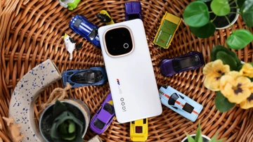 ВИДЕО: обзор-сравнение двух iQOO 13 – китаец против глобалки