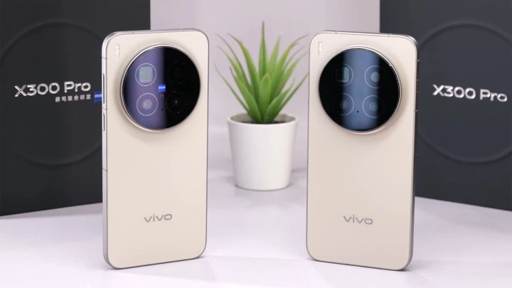 ВИДЕО: обзор-сравнение Vivo X300 Pro для РФ и Китая – велики ли отличия?