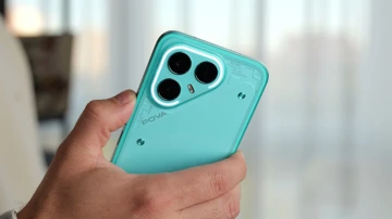 ВИДЕО: обзор Tecno Pova 7 Pro 5G – теперь с глифами и беспроводной катушкой