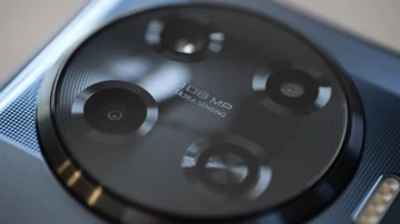 ВИДЕО: обзор Tecno Spark 20 Pro+ с крутым экраном задёшево