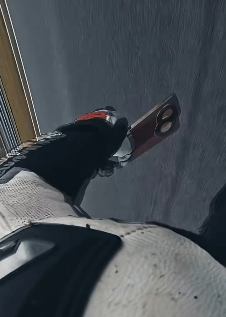 ВИДЕО: падение Nokia 3310, iPhone и Honor X9d на скорости 200 км/ч