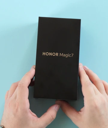 ВИДЕО: распаковка Honor Magic 7 для России – не зря ждали?!