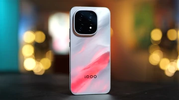 ВИДЕО: распаковка и обзор iQOO 15 за минуту