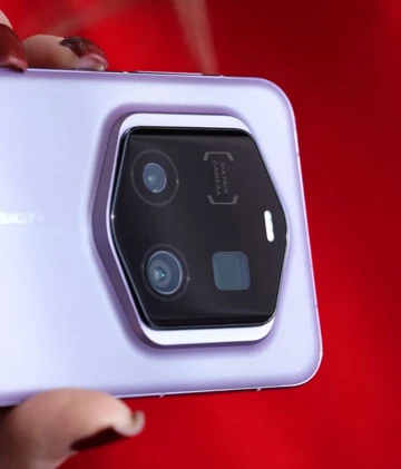 ВИДЕО: распаковка и первое знакомство с Honor Magic 7 RSR