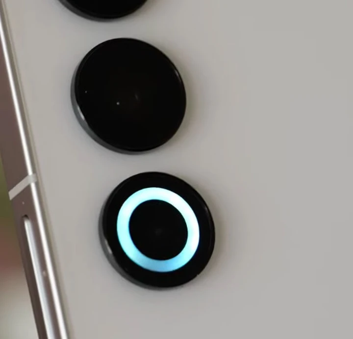 ВИДЕО: распаковка Meizu 21 - легендарная панда с новыми плюшками