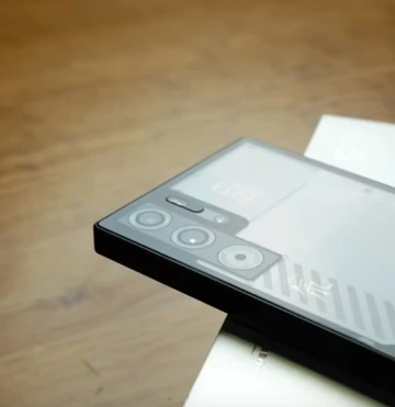 ВИДЕО: распаковка первого игрофона на Gen 3 Nubia Red Magic 9 Pro+