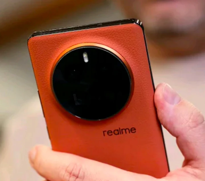 ВИДЕО: распаковка Realme GT5 Pro - песчаный флагман с жестами