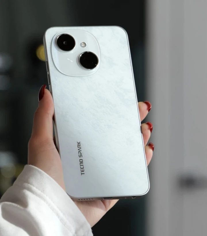 ВИДЕО: знакомство с Tecno Spark Go 1 – до 10 000 есть жизнь!