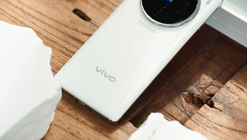 Vivo X100s может порадовать не только плоским экраном