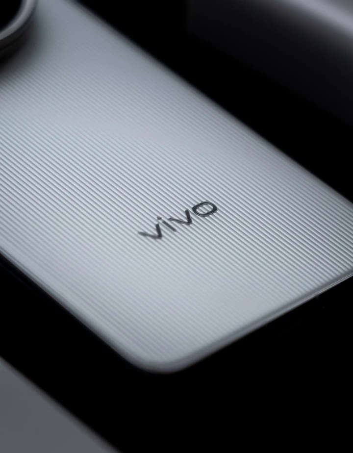 Vivo X300 Ultra движется к запуску с опережающими темпами