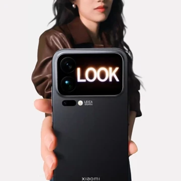 Возможности заднего экрана Xiaomi 17 Pro показали на видео