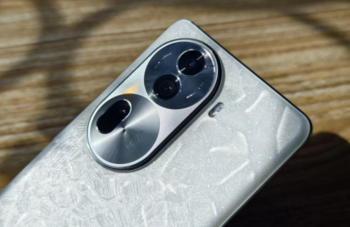 Возврат к истокам? Дизайн OPPO Reno 12 радикально переработан