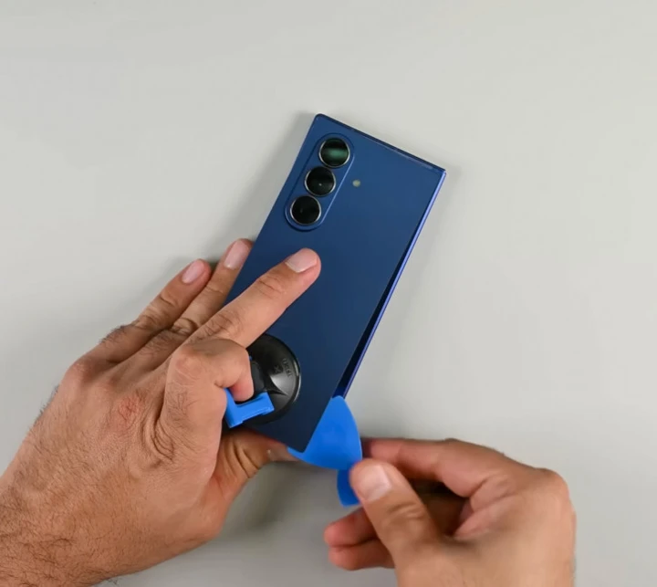 Всё плохо? iFixit оценили ремонтопригодность Samsung Galaxy Z Fold 7