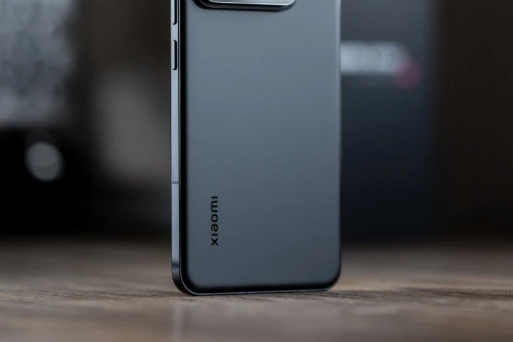 Xiaomi 15 Pro приписывают сверхсветосильную камеру и новый дизайн