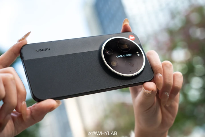 Xiaomi 17 Ultra и 17 Ultra by Leica уже красуются на качественных живых фото