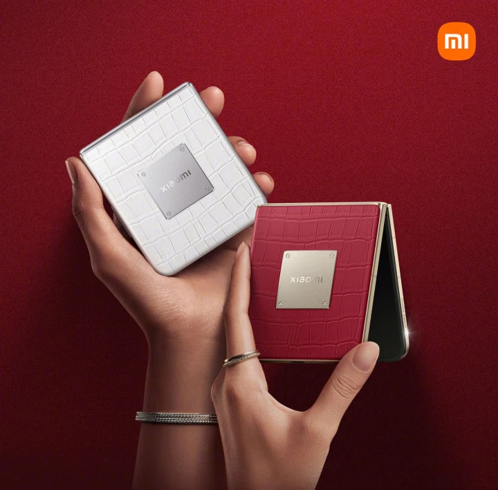 Xiaomi Mix Flip 2 получил бриллиантовые лимитки в коже крокодила