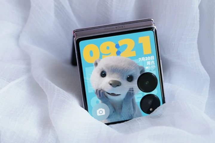 Xiaomi Mix Flip подешевел ниже 36 000 рублей на AliExpress