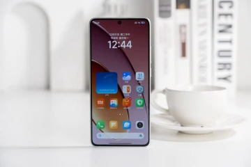 Xiaomi Redmi Turbo 4 во всех цветах на подборке живых фото