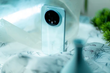 Зум-камера и не только: новые секреты Honor Magic 8 mini (Air)