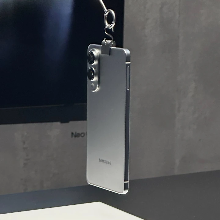 Samsung признала провал S25 Edge и не спешит разрабатывать S26 Edge и TriFold 2